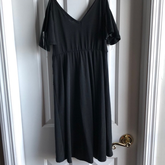 Black Socialite off the shoulder dress - Picture 4 of 4